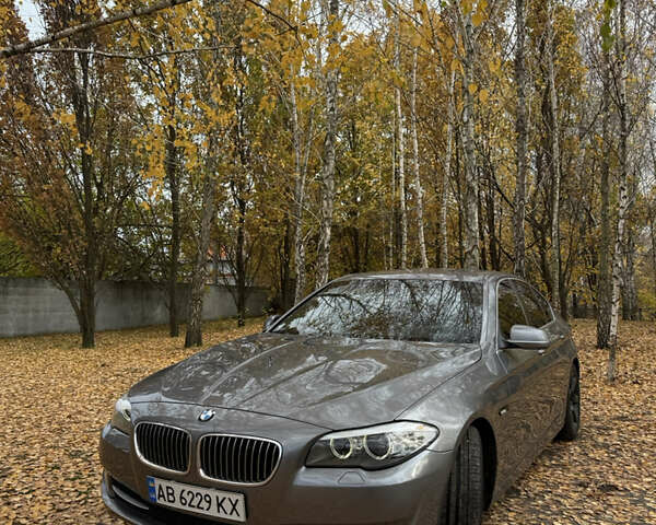 Серый БМВ 5 Серия, объемом двигателя 2.99 л и пробегом 371 тыс. км за 15800 $, фото 2 на Automoto.ua
