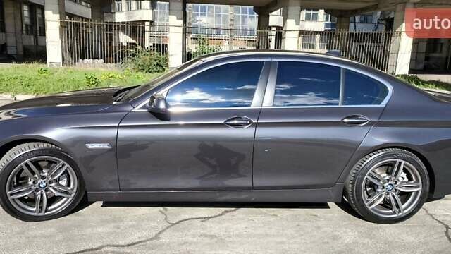 БМВ 5 Серия 2010 в Киеве на Automoto.ua Серый БМВ 5 Серия, объемом двигателя 3.5 л и пробегом 138 тыс. км за 25500 $, фото 8 на Automoto.ua