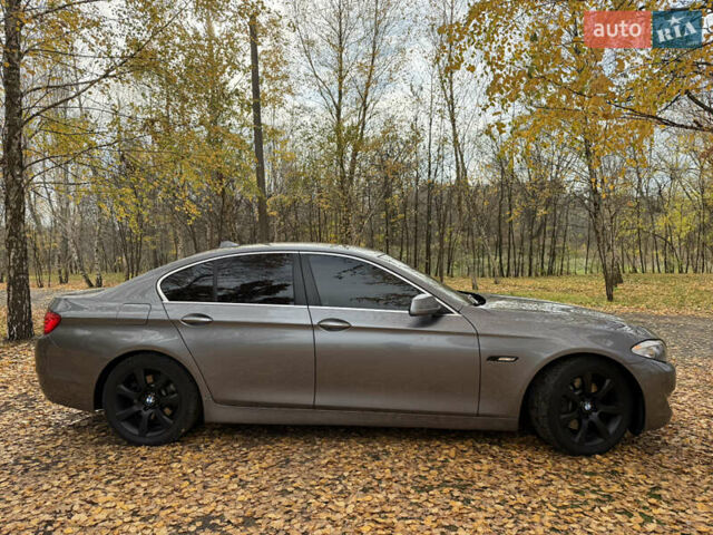 Серый БМВ 5 Серия, объемом двигателя 2.99 л и пробегом 371 тыс. км за 15800 $, фото 5 на Automoto.ua