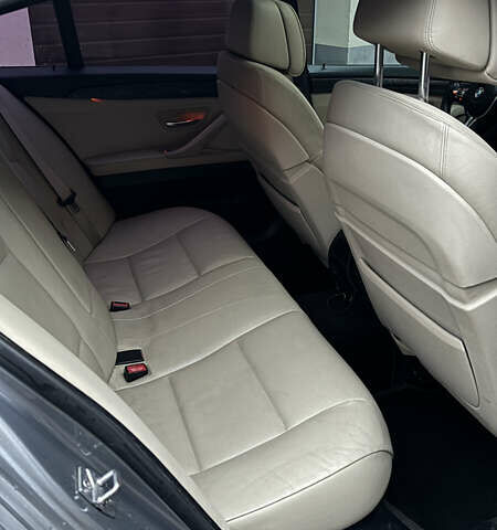 Сірий БМВ 5 Серія, об'ємом двигуна 3 л та пробігом 215 тис. км за 12500 $, фото 24 на Automoto.ua