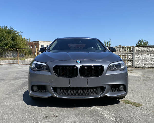 Серый БМВ 5 Серия, объемом двигателя 2.99 л и пробегом 363 тыс. км за 15500 $, фото 1 на Automoto.ua