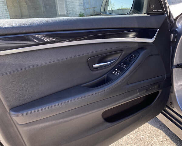 Серый БМВ 5 Серия, объемом двигателя 2.99 л и пробегом 363 тыс. км за 15500 $, фото 15 на Automoto.ua