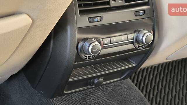 БМВ 5 Серия 2010 в Киеве на Automoto.ua Серый БМВ 5 Серия, объемом двигателя 3.5 л и пробегом 138 тыс. км за 25500 $, фото 32 на Automoto.ua