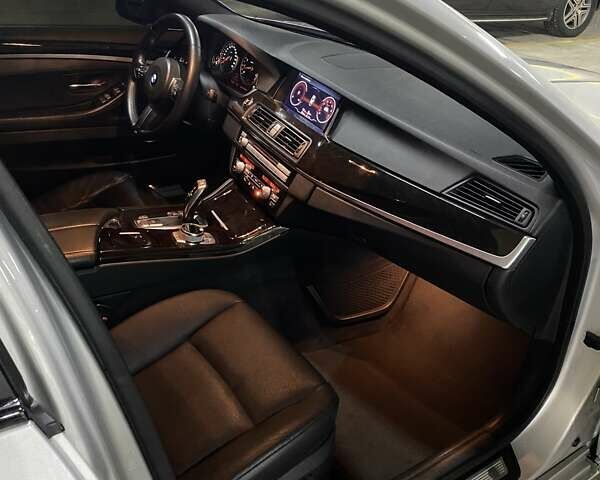 Серый БМВ 5 Серия, объемом двигателя 3 л и пробегом 165 тыс. км за 15500 $, фото 12 на Automoto.ua