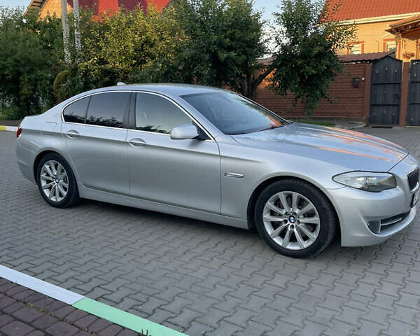 Серый БМВ 5 Серия, объемом двигателя 2.99 л и пробегом 213 тыс. км за 17800 $, фото 1 на Automoto.ua
