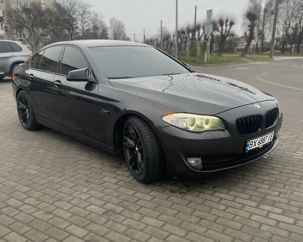Серый БМВ 5 Серия, объемом двигателя 2 л и пробегом 299 тыс. км за 12500 $, фото 4 на Automoto.ua