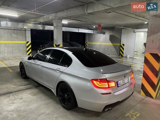 Серый БМВ 5 Серия, объемом двигателя 3 л и пробегом 165 тыс. км за 15500 $, фото 5 на Automoto.ua