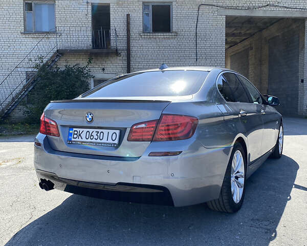 Серый БМВ 5 Серия, объемом двигателя 2.99 л и пробегом 363 тыс. км за 15500 $, фото 5 на Automoto.ua