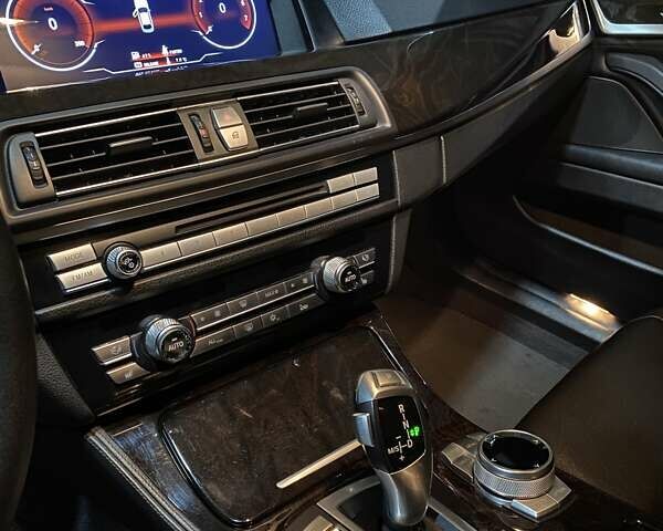 Серый БМВ 5 Серия, объемом двигателя 3 л и пробегом 165 тыс. км за 15500 $, фото 1 на Automoto.ua