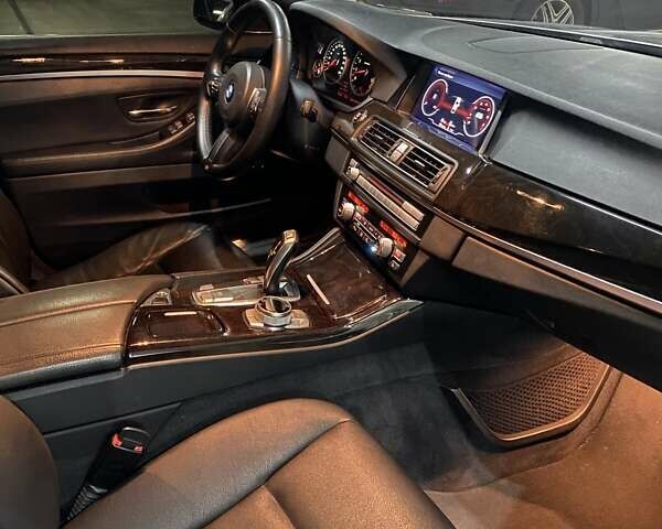 Серый БМВ 5 Серия, объемом двигателя 3 л и пробегом 165 тыс. км за 15500 $, фото 7 на Automoto.ua