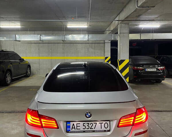 Серый БМВ 5 Серия, объемом двигателя 3 л и пробегом 165 тыс. км за 15500 $, фото 33 на Automoto.ua