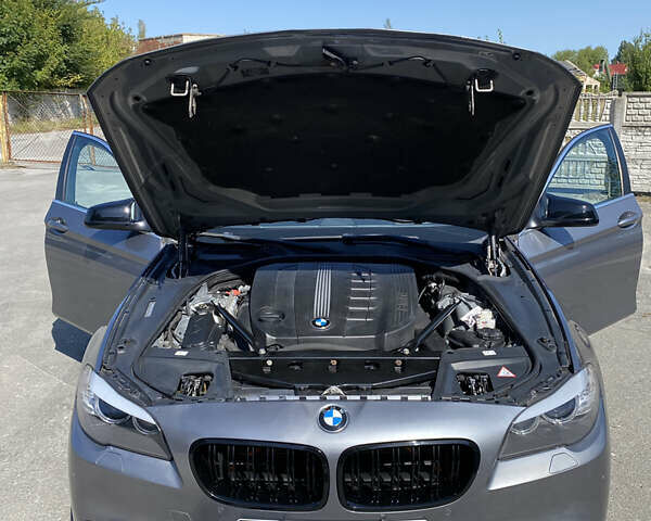 Серый БМВ 5 Серия, объемом двигателя 2.99 л и пробегом 363 тыс. км за 15500 $, фото 9 на Automoto.ua