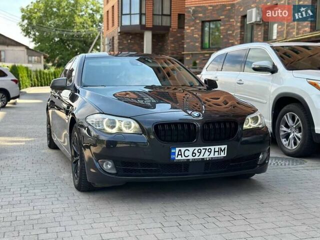 Серый БМВ 5 Серия, объемом двигателя 3 л и пробегом 275 тыс. км за 15500 $, фото 1 на Automoto.ua