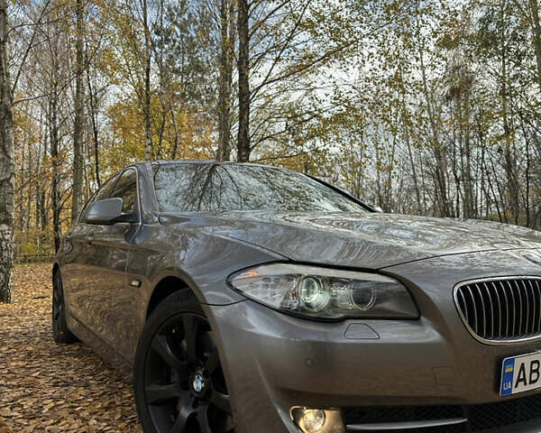 Серый БМВ 5 Серия, объемом двигателя 2.99 л и пробегом 371 тыс. км за 15800 $, фото 1 на Automoto.ua