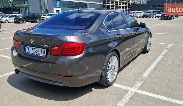 Сірий БМВ 5 Серія, об'ємом двигуна 3 л та пробігом 189 тис. км за 13100 $, фото 5 на Automoto.ua