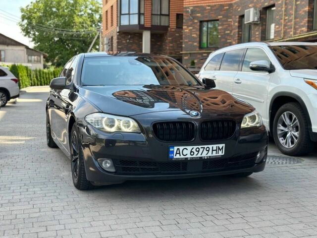 Серый БМВ 5 Серия, объемом двигателя 3 л и пробегом 275 тыс. км за 15900 $, фото 1 на Automoto.ua