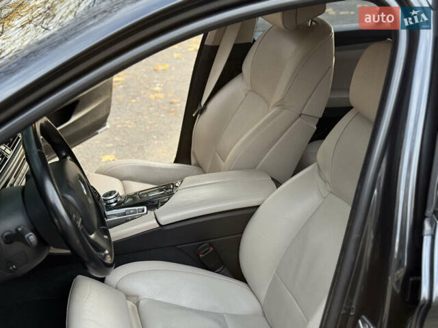 Серый БМВ 5 Серия, объемом двигателя 2.99 л и пробегом 207 тыс. км за 18000 $, фото 10 на Automoto.ua