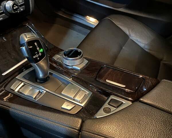 Серый БМВ 5 Серия, объемом двигателя 3 л и пробегом 165 тыс. км за 15500 $, фото 3 на Automoto.ua