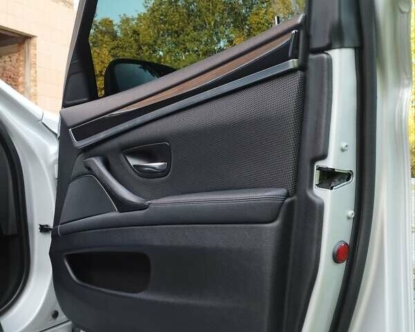 Сірий БМВ 5 Серія, об'ємом двигуна 2 л та пробігом 290 тис. км за 12900 $, фото 13 на Automoto.ua