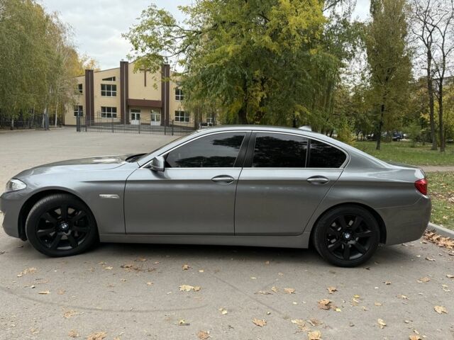 Серый БМВ 5 Серия, объемом двигателя 3 л и пробегом 371 тыс. км за 16400 $, фото 4 на Automoto.ua