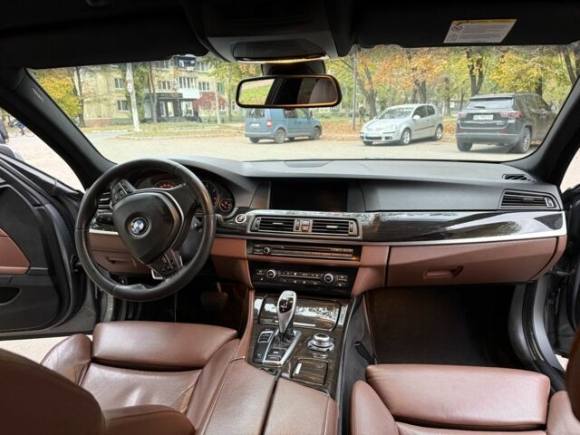 Серый БМВ 5 Серия, объемом двигателя 3 л и пробегом 371 тыс. км за 16400 $, фото 6 на Automoto.ua