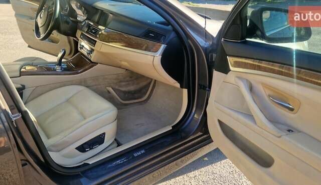 Сірий БМВ 5 Серія, об'ємом двигуна 3 л та пробігом 189 тис. км за 13100 $, фото 13 на Automoto.ua