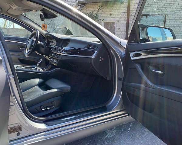 Серый БМВ 5 Серия, объемом двигателя 2.99 л и пробегом 363 тыс. км за 15500 $, фото 11 на Automoto.ua