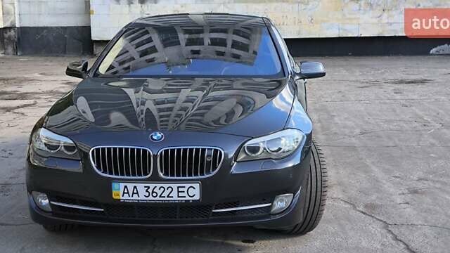 БМВ 5 Серия 2010 в Киеве на Automoto.ua Серый БМВ 5 Серия, объемом двигателя 3.5 л и пробегом 138 тыс. км за 25500 $, фото 44 на Automoto.ua