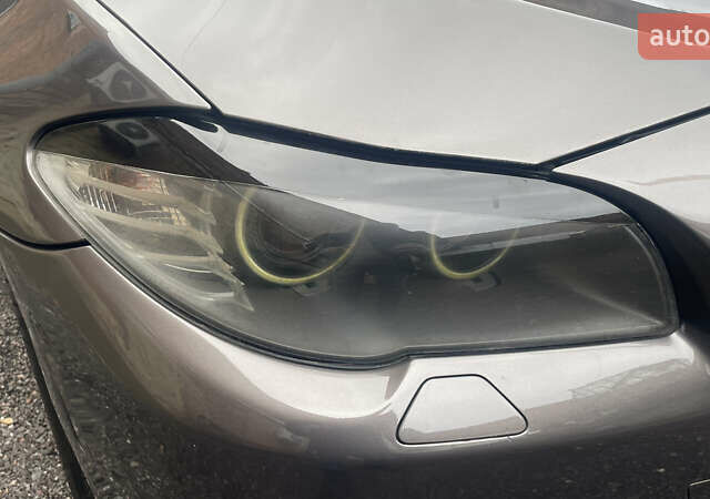 Серый БМВ 5 Серия, объемом двигателя 3 л и пробегом 315 тыс. км за 10000 $, фото 12 на Automoto.ua