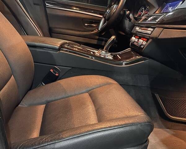 Серый БМВ 5 Серия, объемом двигателя 3 л и пробегом 165 тыс. км за 15500 $, фото 10 на Automoto.ua