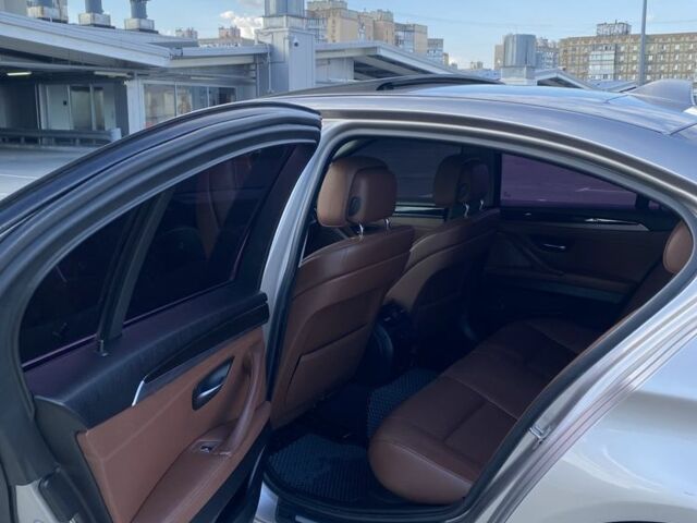 Сірий БМВ 5 Серія, об'ємом двигуна 3 л та пробігом 320 тис. км за 12500 $, фото 9 на Automoto.ua