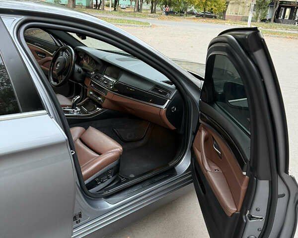 Серый БМВ 5 Серия, объемом двигателя 2.99 л и пробегом 371 тыс. км за 16400 $, фото 8 на Automoto.ua