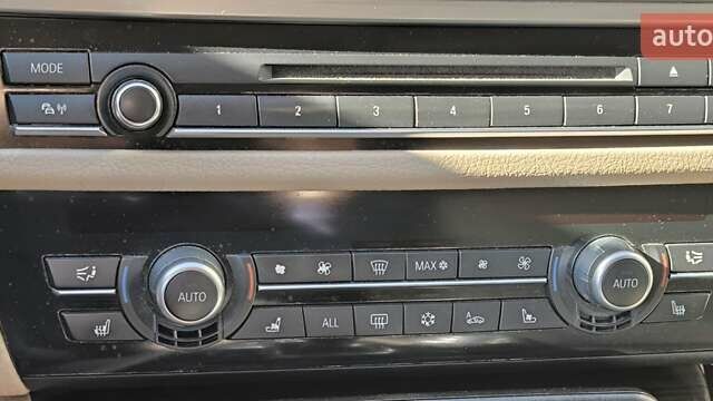 БМВ 5 Серия 2010 в Киеве на Automoto.ua Серый БМВ 5 Серия, объемом двигателя 3.5 л и пробегом 138 тыс. км за 25500 $, фото 43 на Automoto.ua