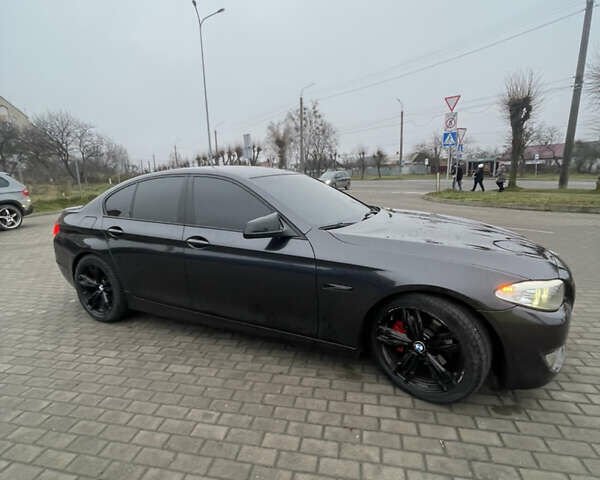 Серый БМВ 5 Серия, объемом двигателя 2 л и пробегом 299 тыс. км за 12500 $, фото 10 на Automoto.ua