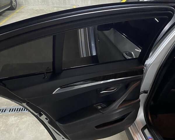 Серый БМВ 5 Серия, объемом двигателя 3 л и пробегом 165 тыс. км за 15500 $, фото 25 на Automoto.ua