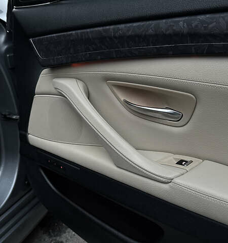 Сірий БМВ 5 Серія, об'ємом двигуна 3 л та пробігом 215 тис. км за 12500 $, фото 23 на Automoto.ua