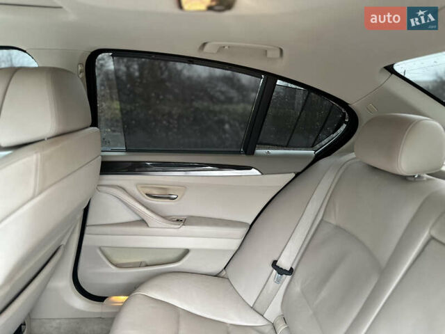 Серый БМВ 5 Серия, объемом двигателя 3 л и пробегом 290 тыс. км за 17000 $, фото 17 на Automoto.ua