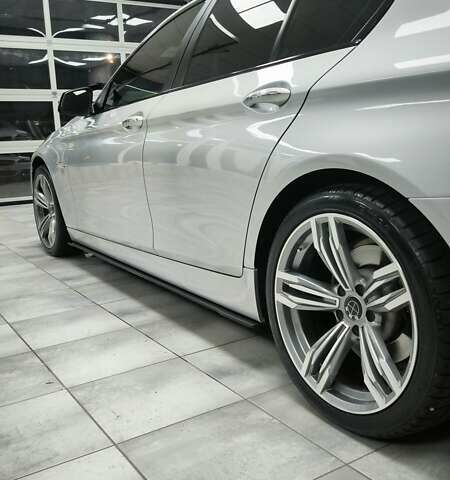 Серый БМВ 5 Серия, объемом двигателя 3 л и пробегом 240 тыс. км за 16500 $, фото 3 на Automoto.ua