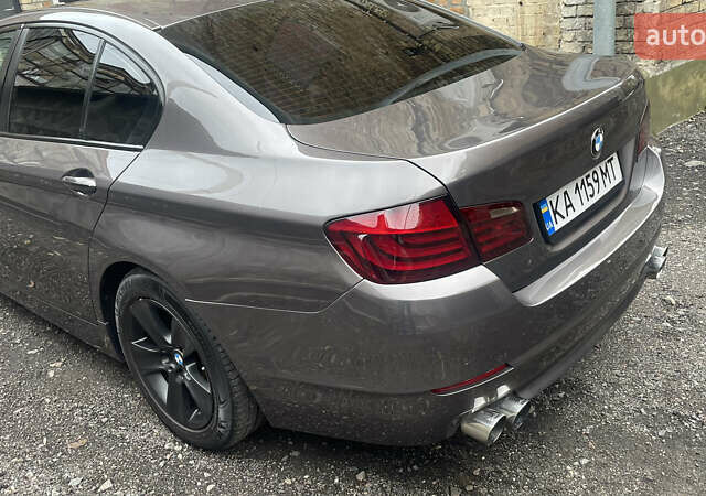 Серый БМВ 5 Серия, объемом двигателя 3 л и пробегом 315 тыс. км за 10000 $, фото 5 на Automoto.ua