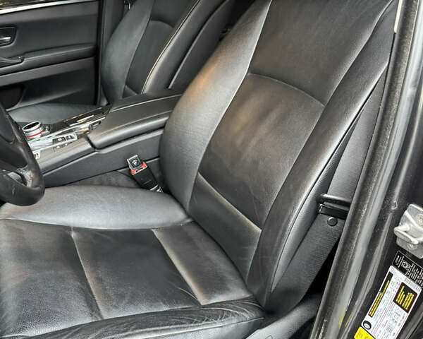 Сірий БМВ 5 Серія, об'ємом двигуна 2 л та пробігом 210 тис. км за 14000 $, фото 25 на Automoto.ua