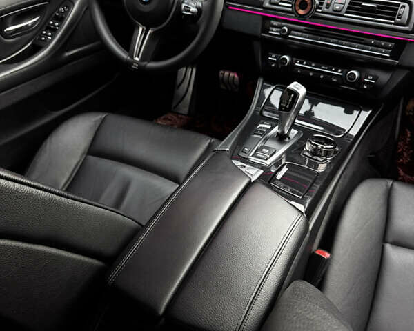 Серый БМВ 5 Серия, объемом двигателя 2 л и пробегом 260 тыс. км за 15450 $, фото 82 на Automoto.ua