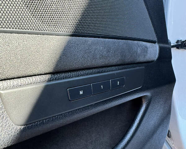 Серый БМВ 5 Серия, объемом двигателя 2.99 л и пробегом 285 тыс. км за 15000 $, фото 1 на Automoto.ua