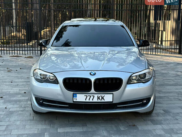 Серый БМВ 5 Серия, объемом двигателя 3 л и пробегом 260 тыс. км за 13400 $, фото 1 на Automoto.ua