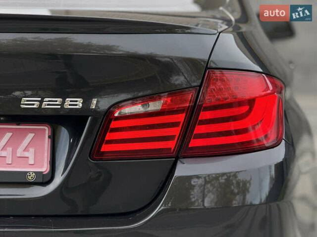 Сірий БМВ 5 Серія, об'ємом двигуна 2 л та пробігом 248 тис. км за 11999 $, фото 10 на Automoto.ua