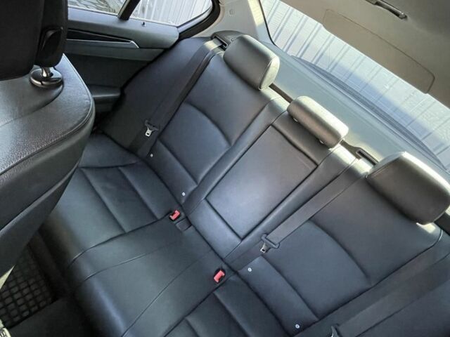 Серый БМВ 5 Серия, объемом двигателя 3 л и пробегом 307 тыс. км за 18500 $, фото 12 на Automoto.ua