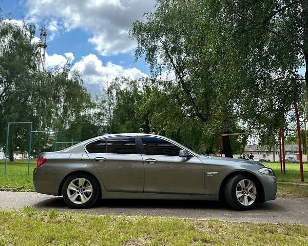 Серый БМВ 5 Серия, объемом двигателя 2 л и пробегом 265 тыс. км за 12299 $, фото 8 на Automoto.ua