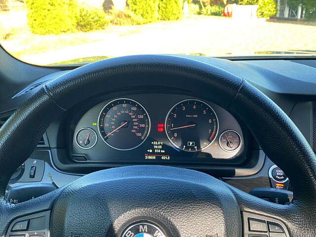 Серый БМВ 5 Серия, объемом двигателя 2 л и пробегом 215 тыс. км за 12500 $, фото 9 на Automoto.ua