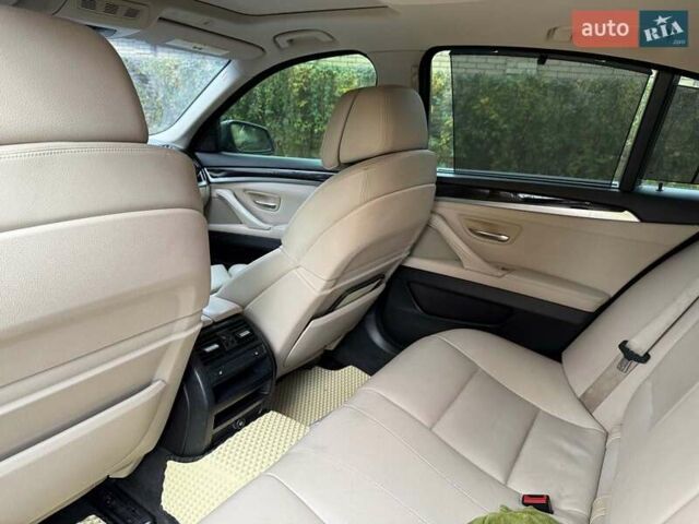 Серый БМВ 5 Серия, объемом двигателя 3 л и пробегом 275 тыс. км за 13490 $, фото 16 на Automoto.ua