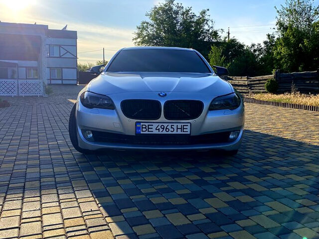 Серый БМВ 5 Серия, объемом двигателя 2 л и пробегом 215 тыс. км за 12500 $, фото 1 на Automoto.ua