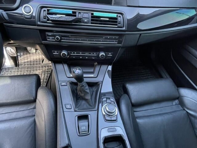 Серый БМВ 5 Серия, объемом двигателя 3 л и пробегом 307 тыс. км за 18500 $, фото 11 на Automoto.ua